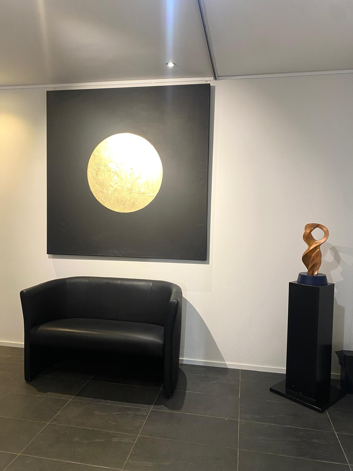 Wartebereich in Zürich, Kilchberg mit abstrakter Kunst